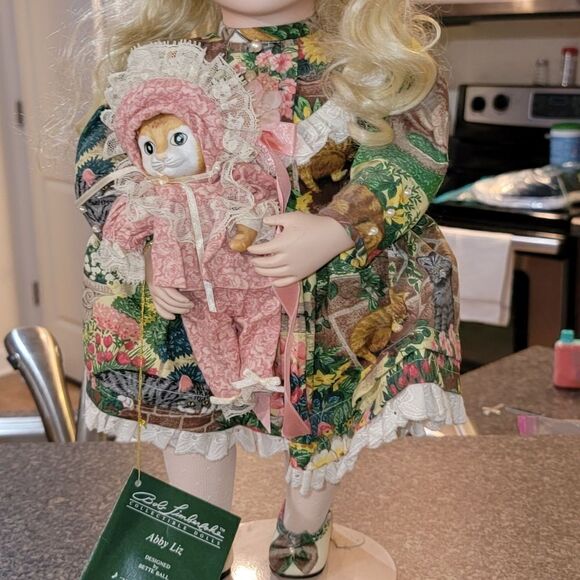 Bob Timberlake Goebel Collectible Abby Liz Musical Doll Designed by Bette Ball - Picture 4 of 10